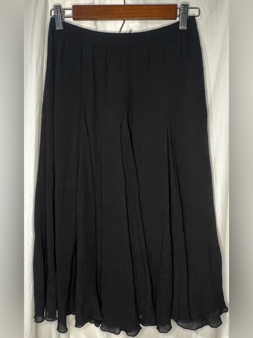 Black Women's Flowy Midi Skirt